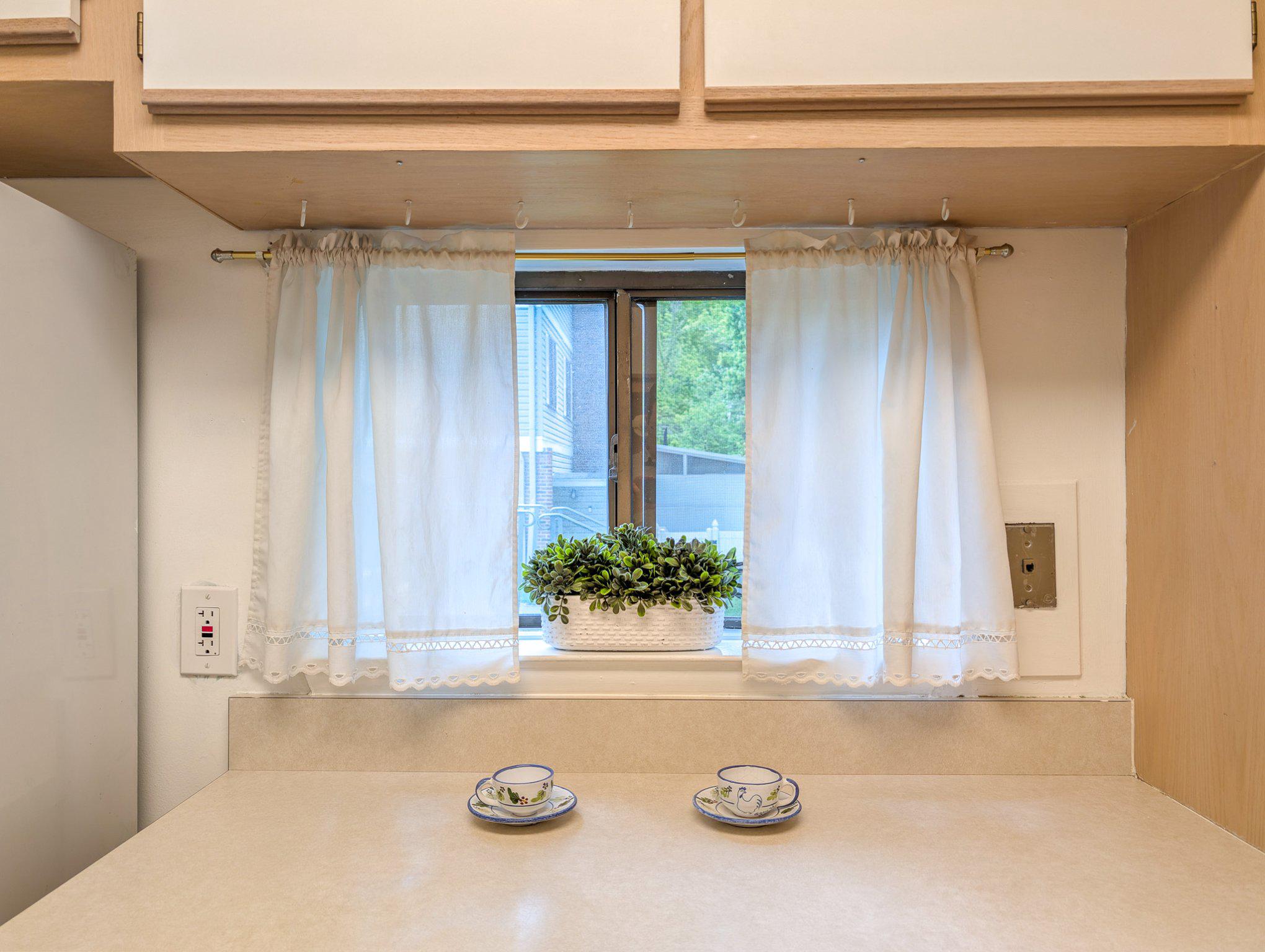 ROSSMOOR MUTUAL #11 - Residential