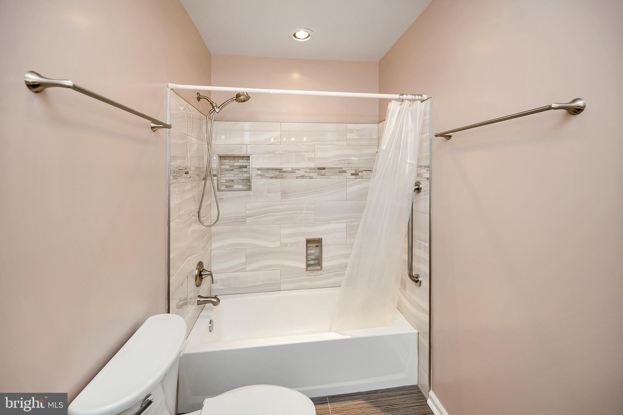 LAKE OF THE WOODS - Residential