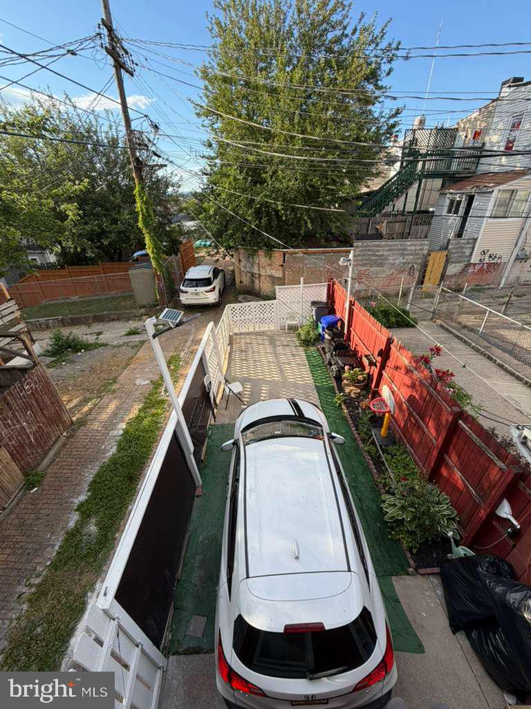 1133 DOUGLASS STREET