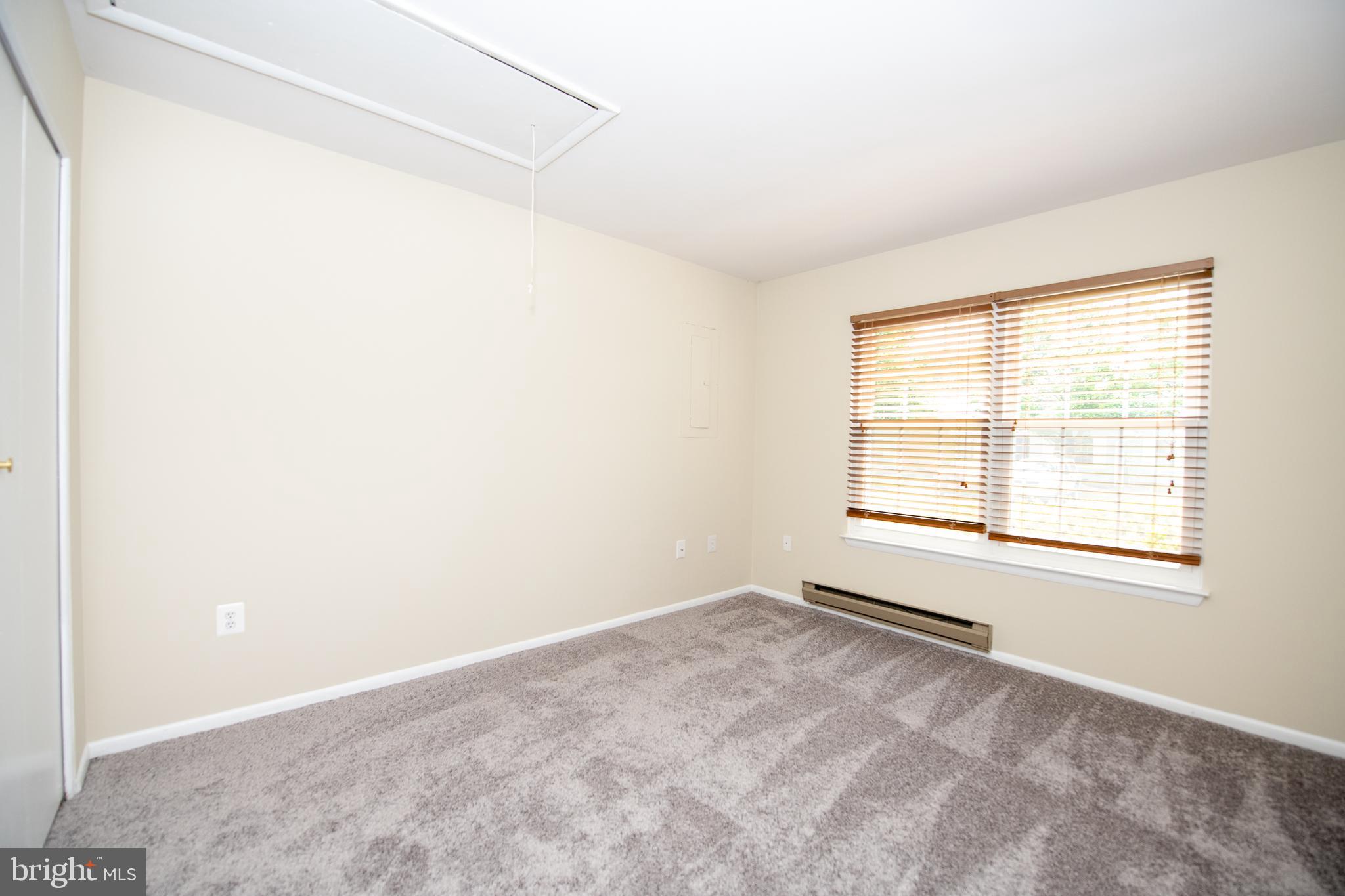 CRESTWOOD VILLAGE - Residential Lease