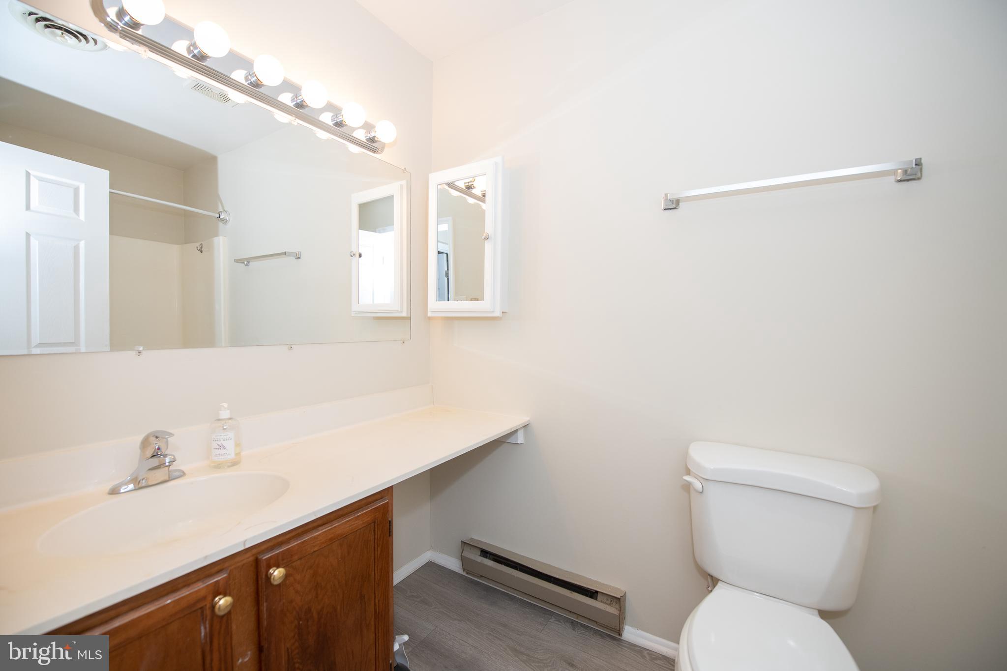 CRESTWOOD VILLAGE - Residential Lease