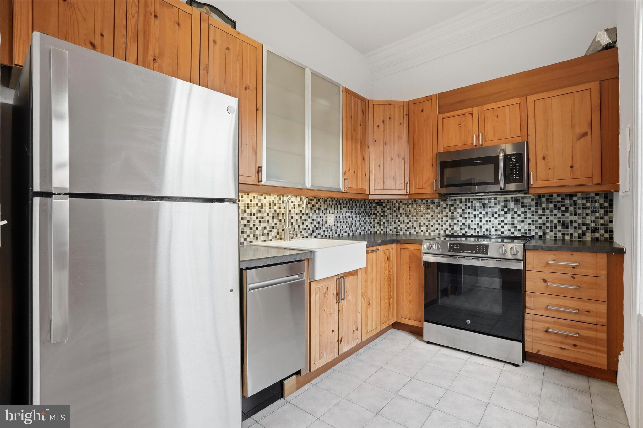 FAIRMOUNT - Residential