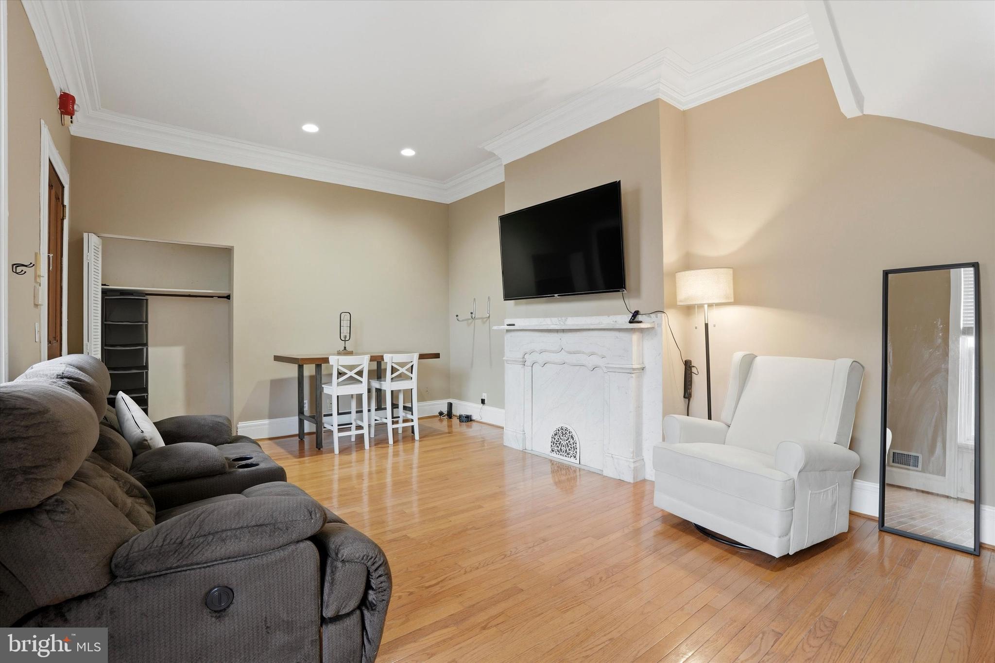 FAIRMOUNT - Residential