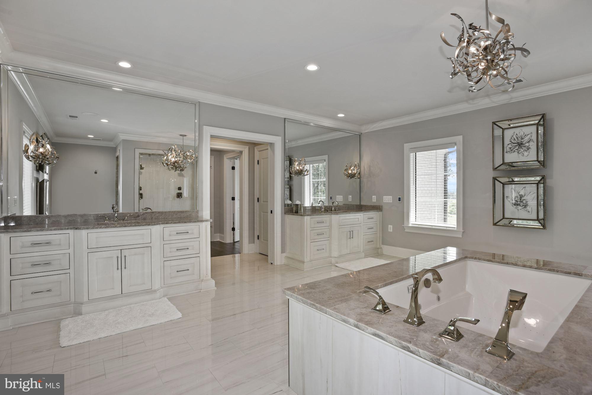 CREIGHTON FARMS - Residential