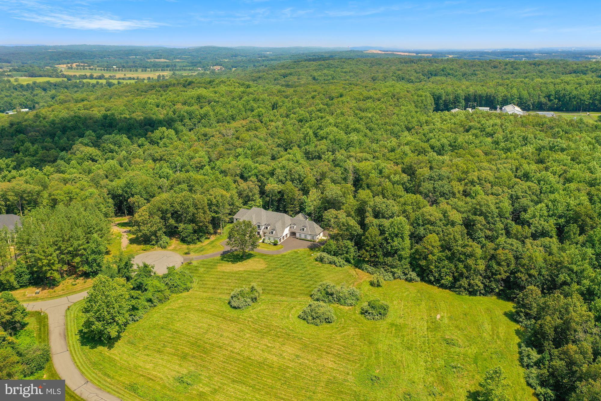 CREIGHTON FARMS - Residential