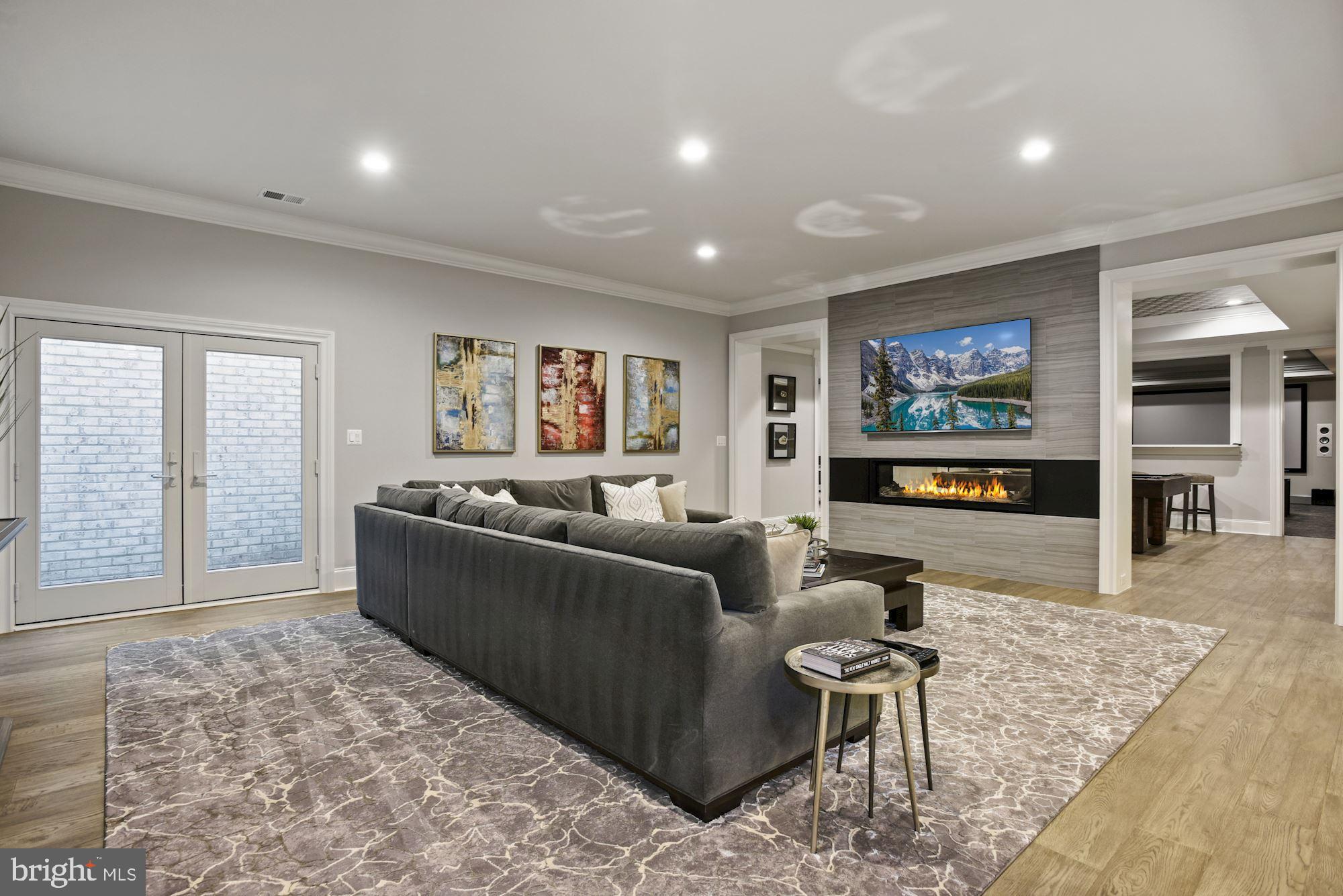 CREIGHTON FARMS - Residential