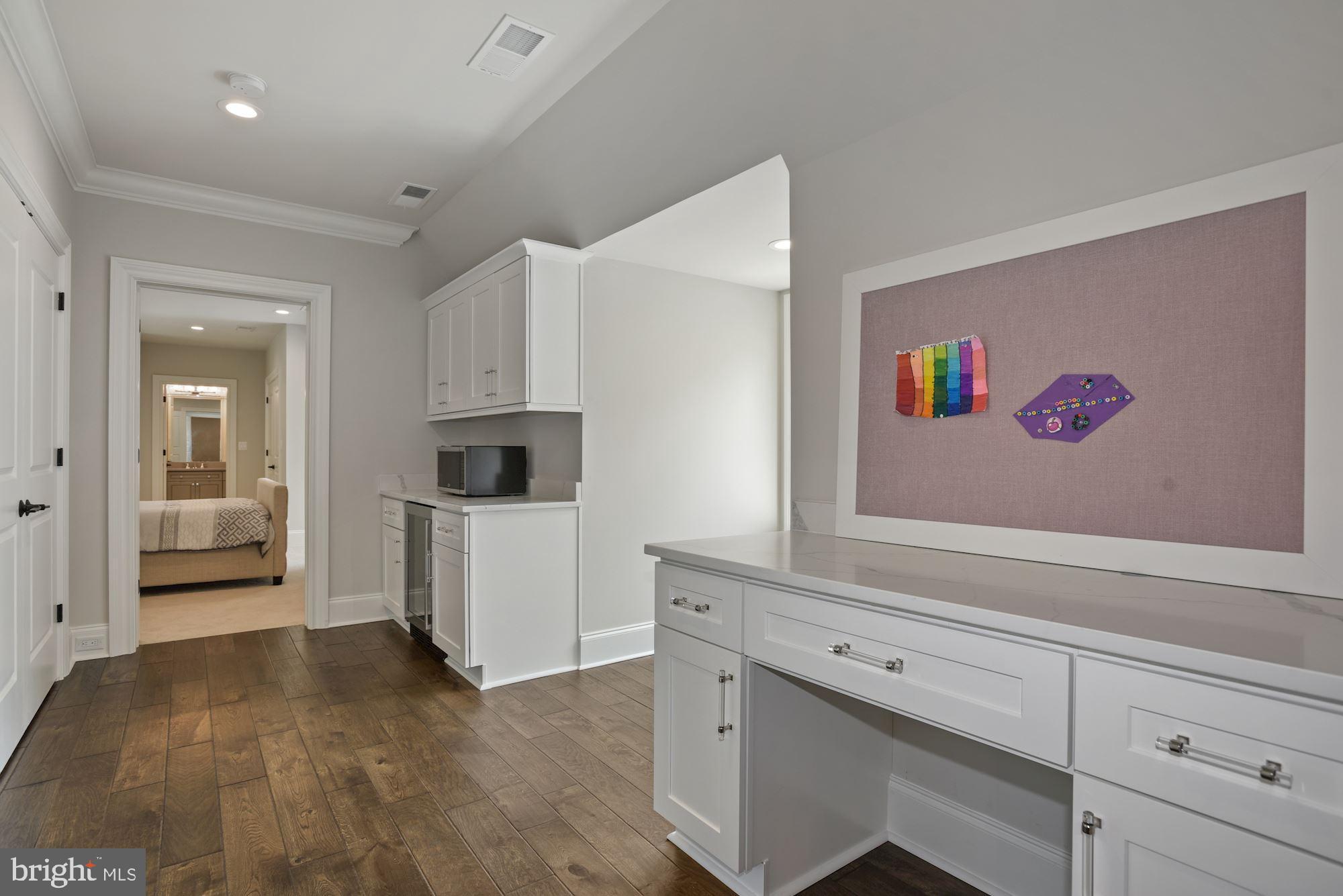 CREIGHTON FARMS - Residential