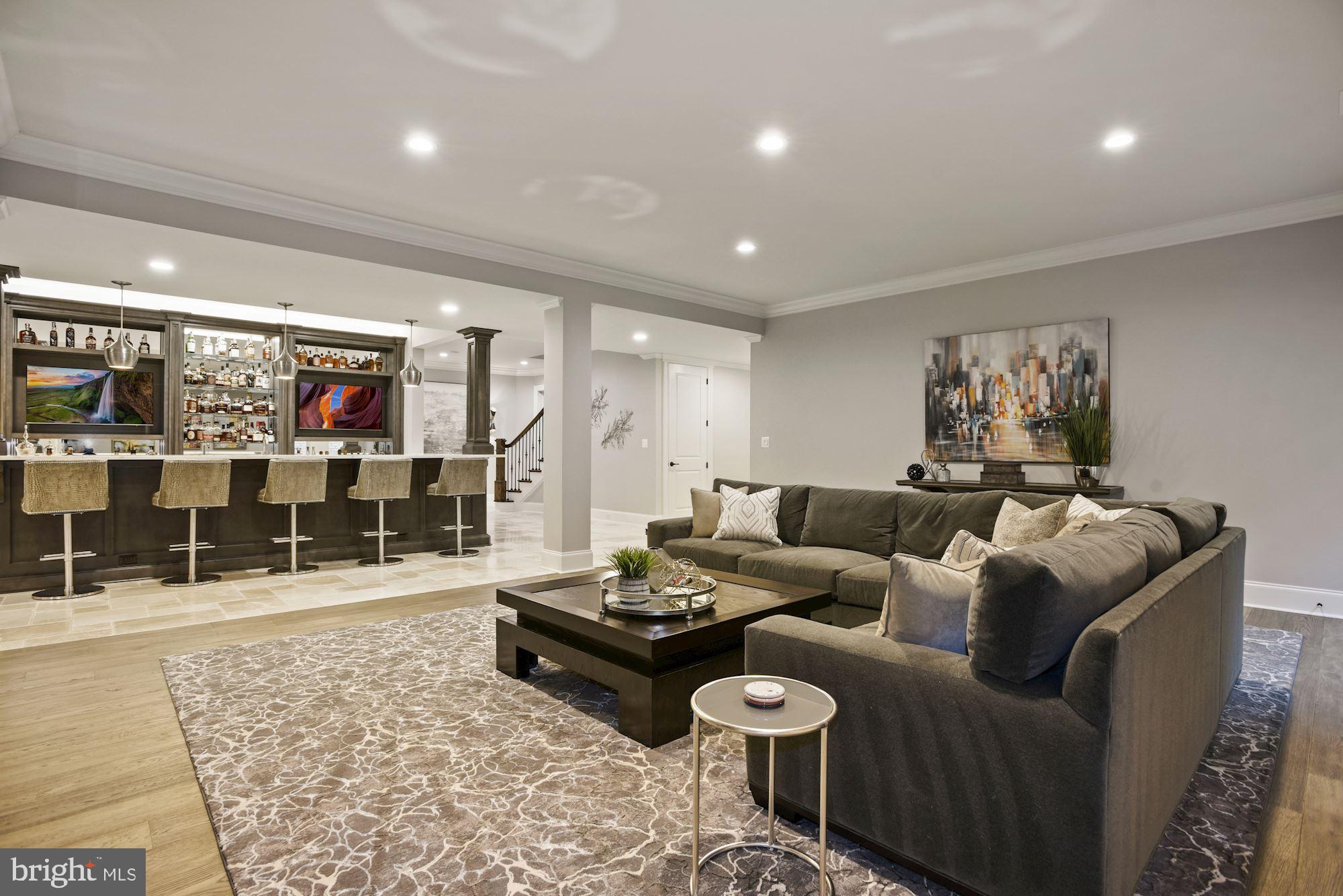 CREIGHTON FARMS - Residential