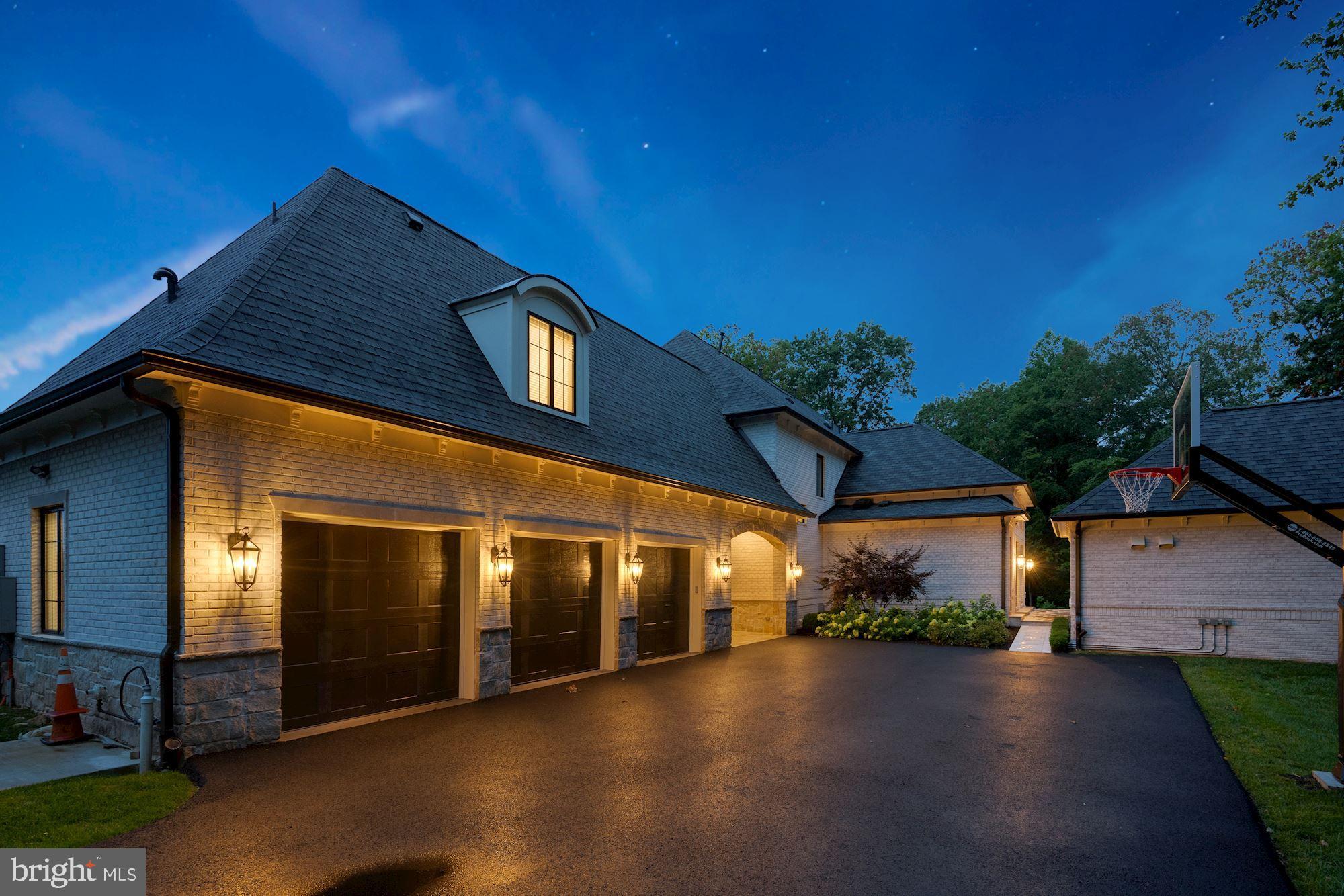 CREIGHTON FARMS - Residential