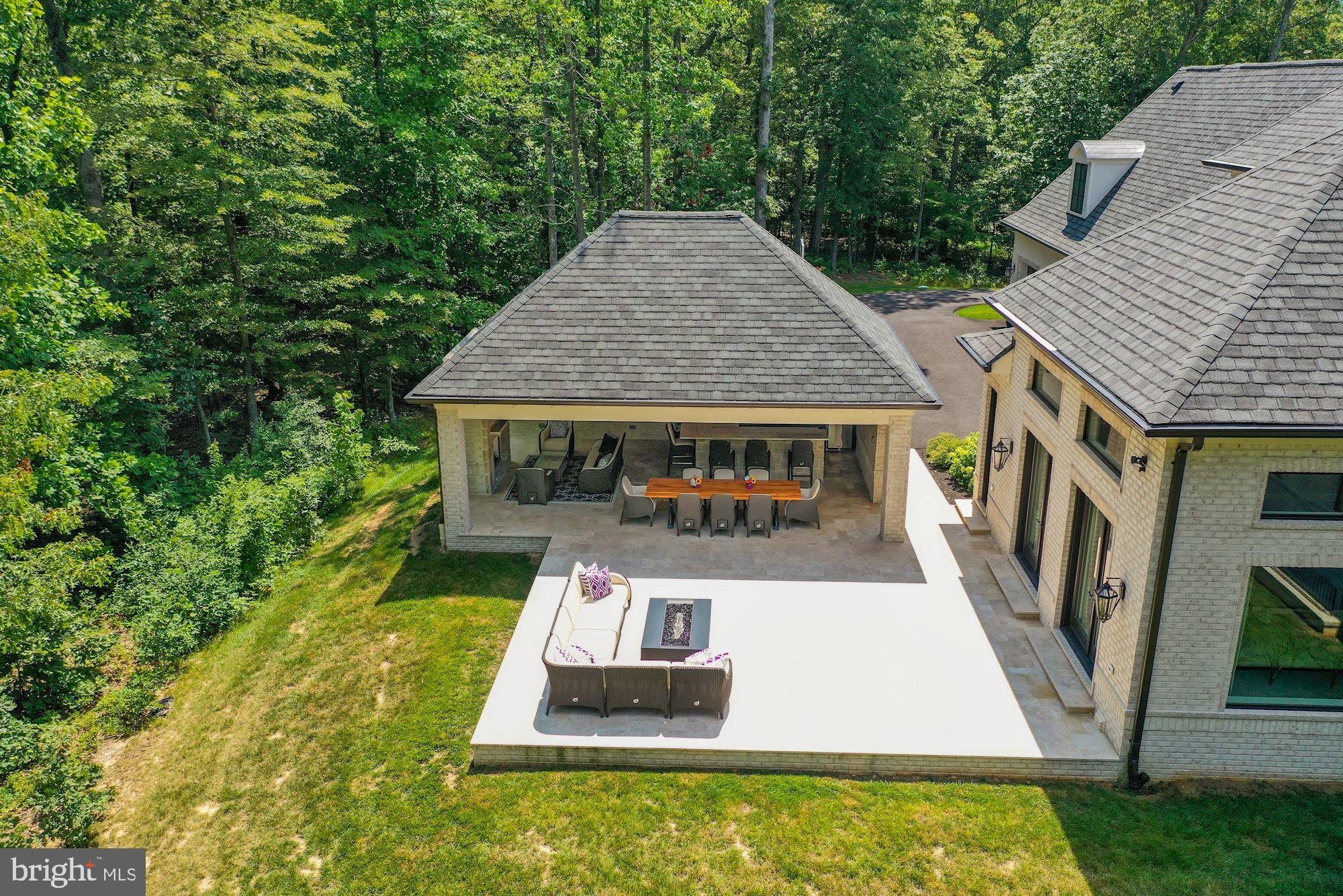 CREIGHTON FARMS - Residential