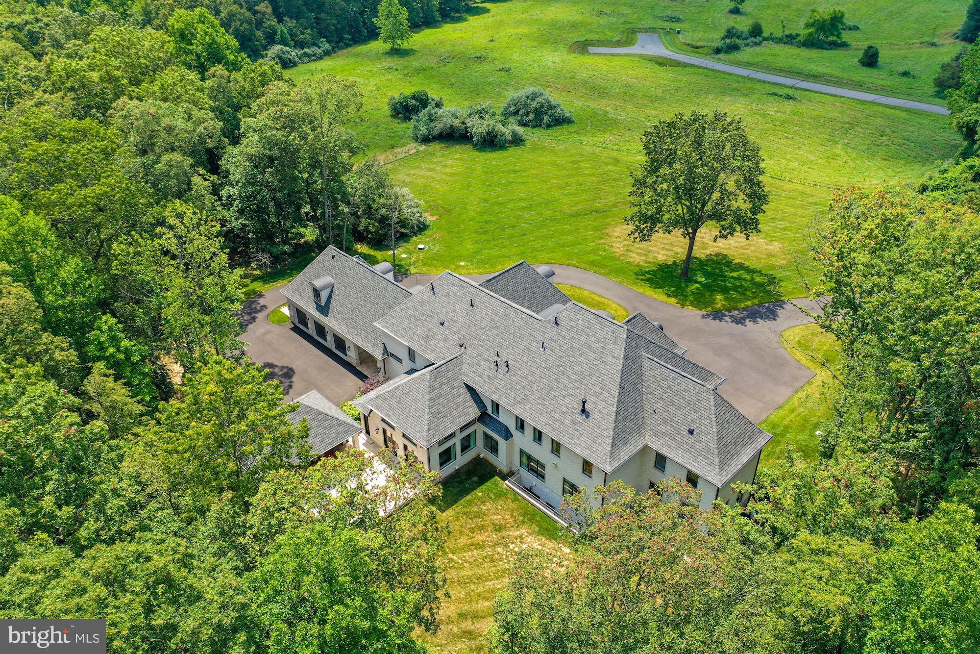 CREIGHTON FARMS - Residential