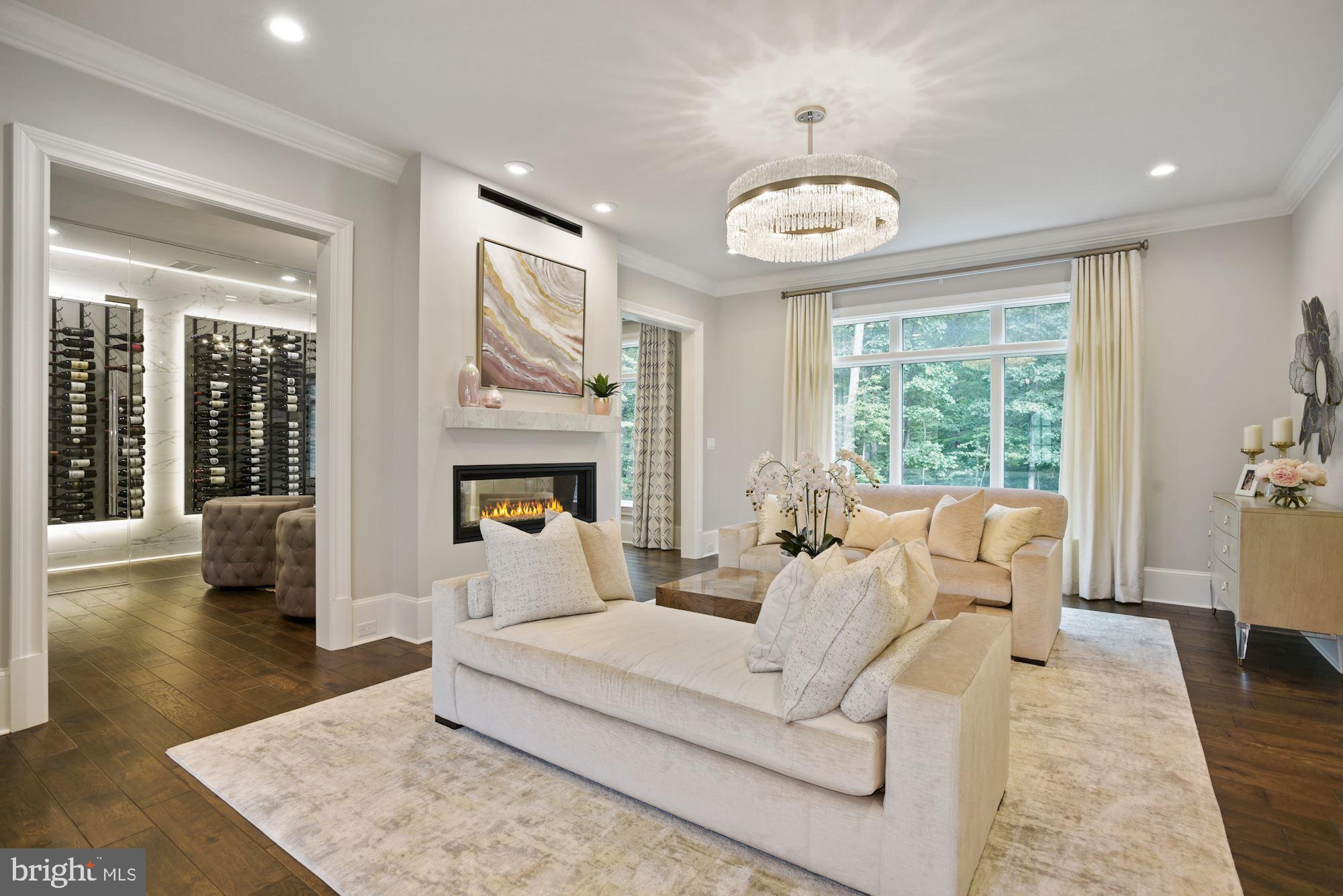 CREIGHTON FARMS - Residential