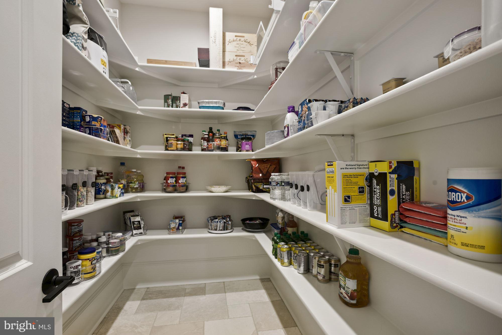 CREIGHTON FARMS - Residential