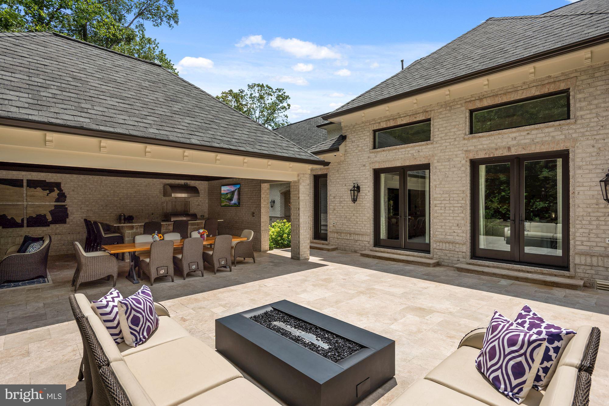 CREIGHTON FARMS - Residential