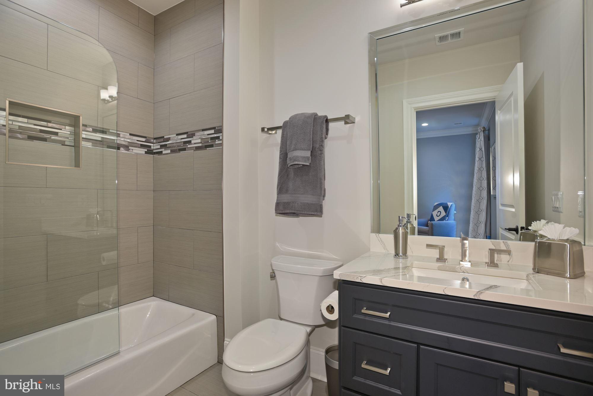 CREIGHTON FARMS - Residential