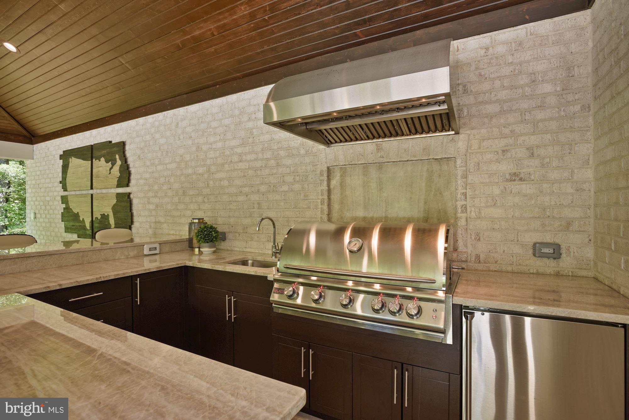 CREIGHTON FARMS - Residential