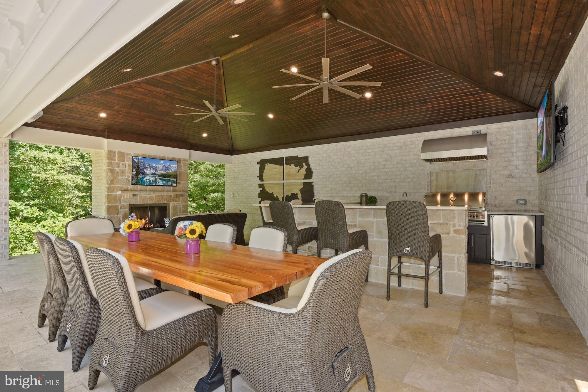 CREIGHTON FARMS - Residential