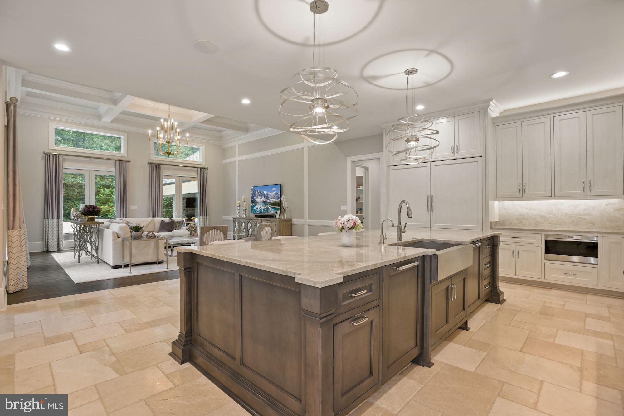 CREIGHTON FARMS - Residential