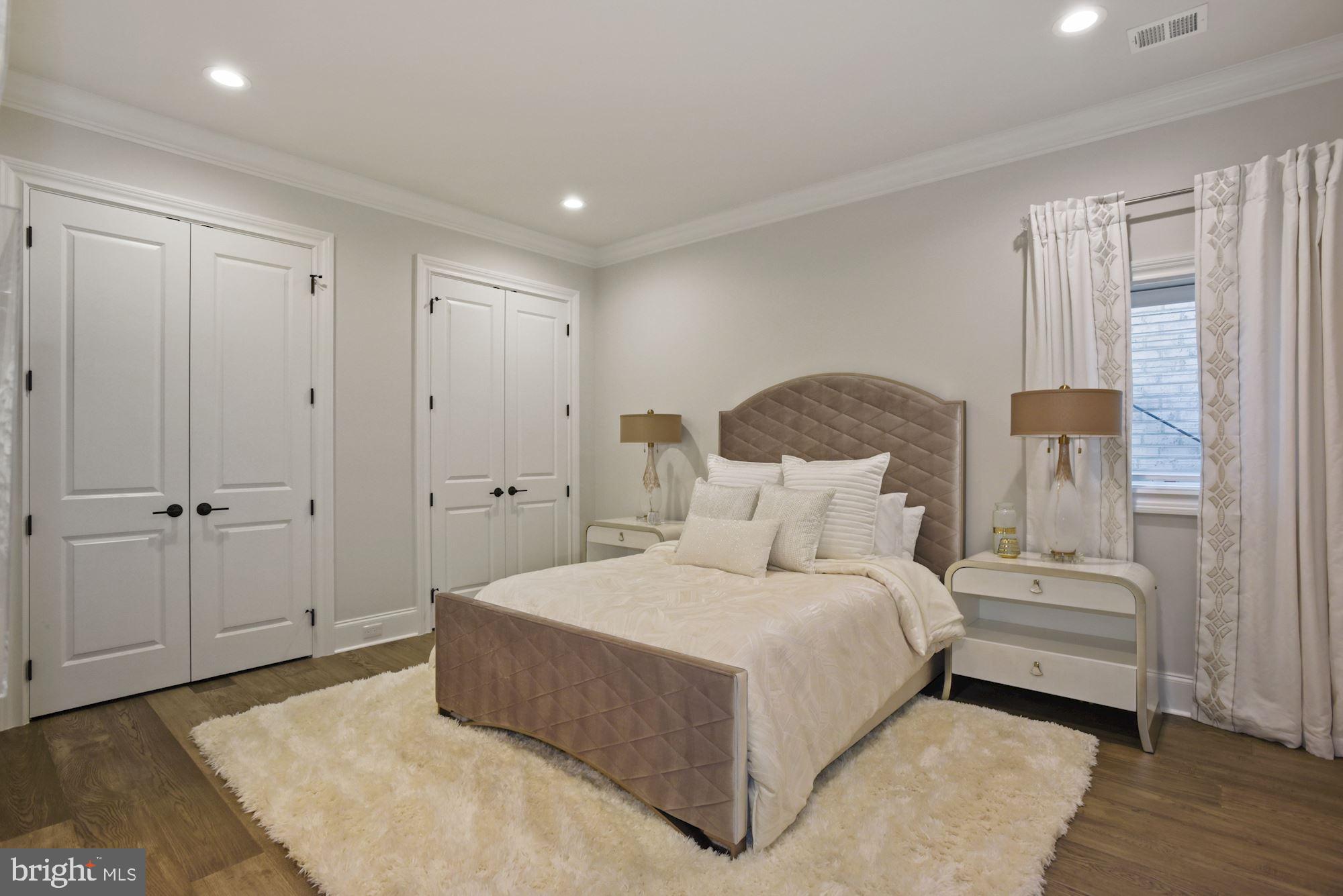 CREIGHTON FARMS - Residential