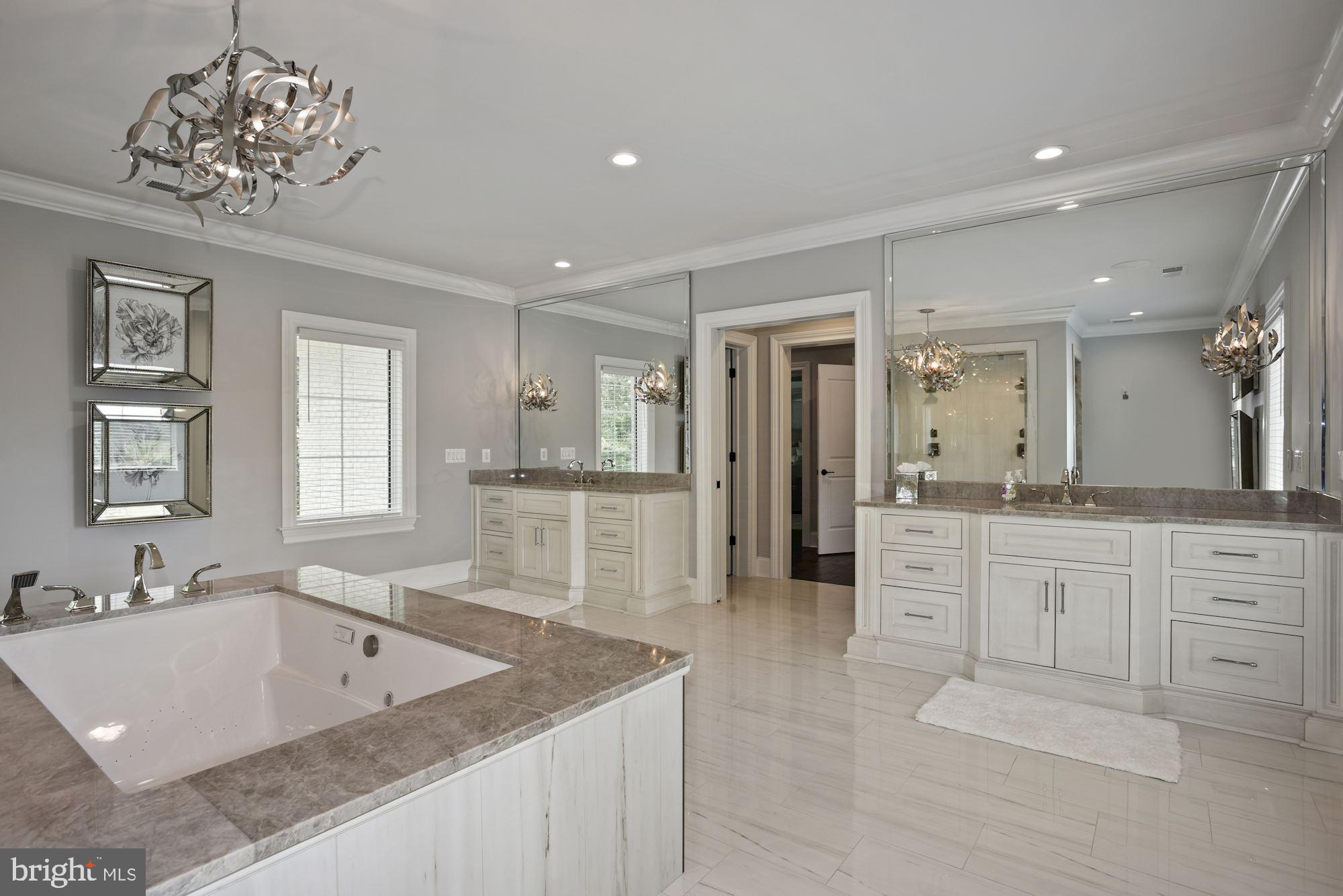 CREIGHTON FARMS - Residential