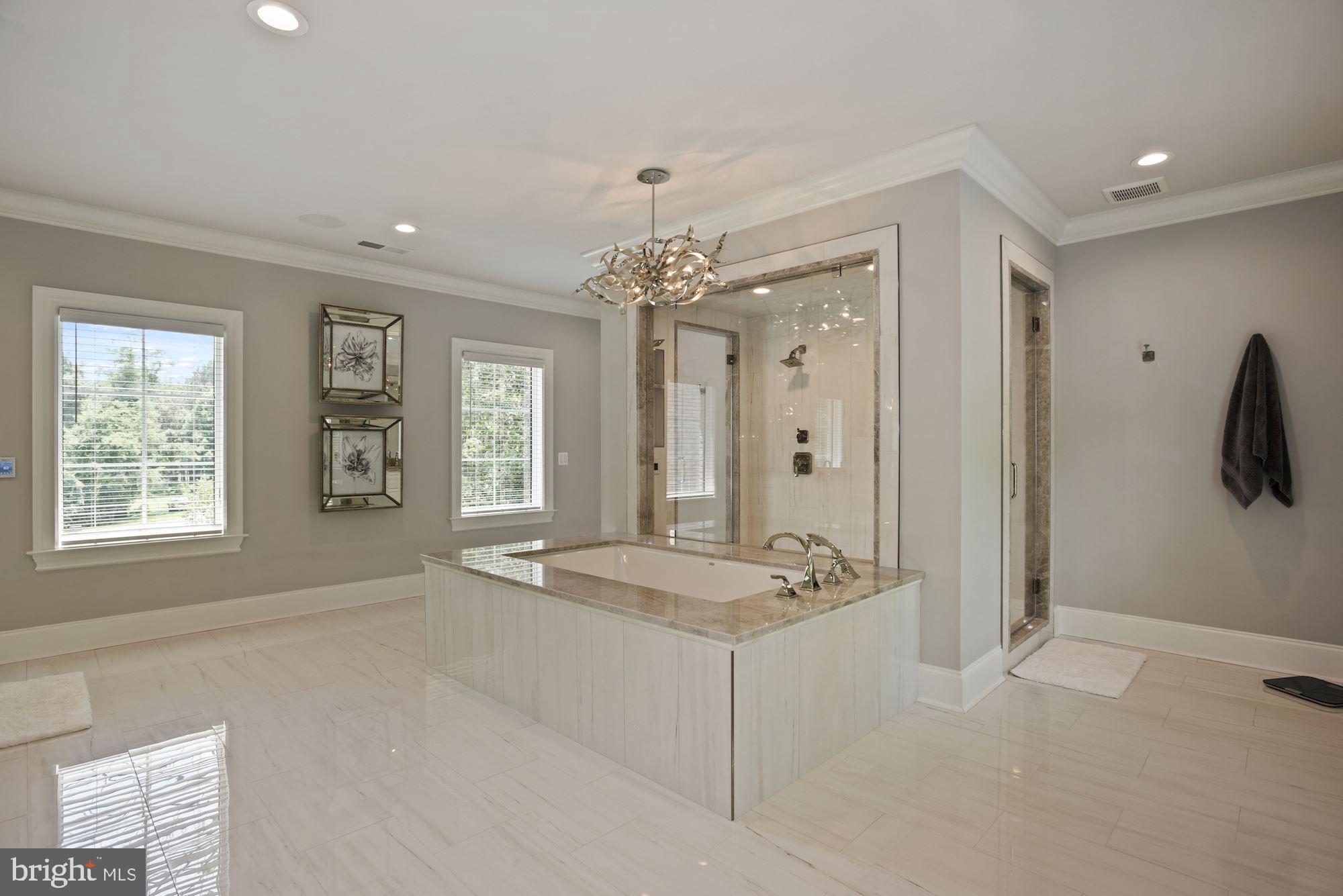 CREIGHTON FARMS - Residential