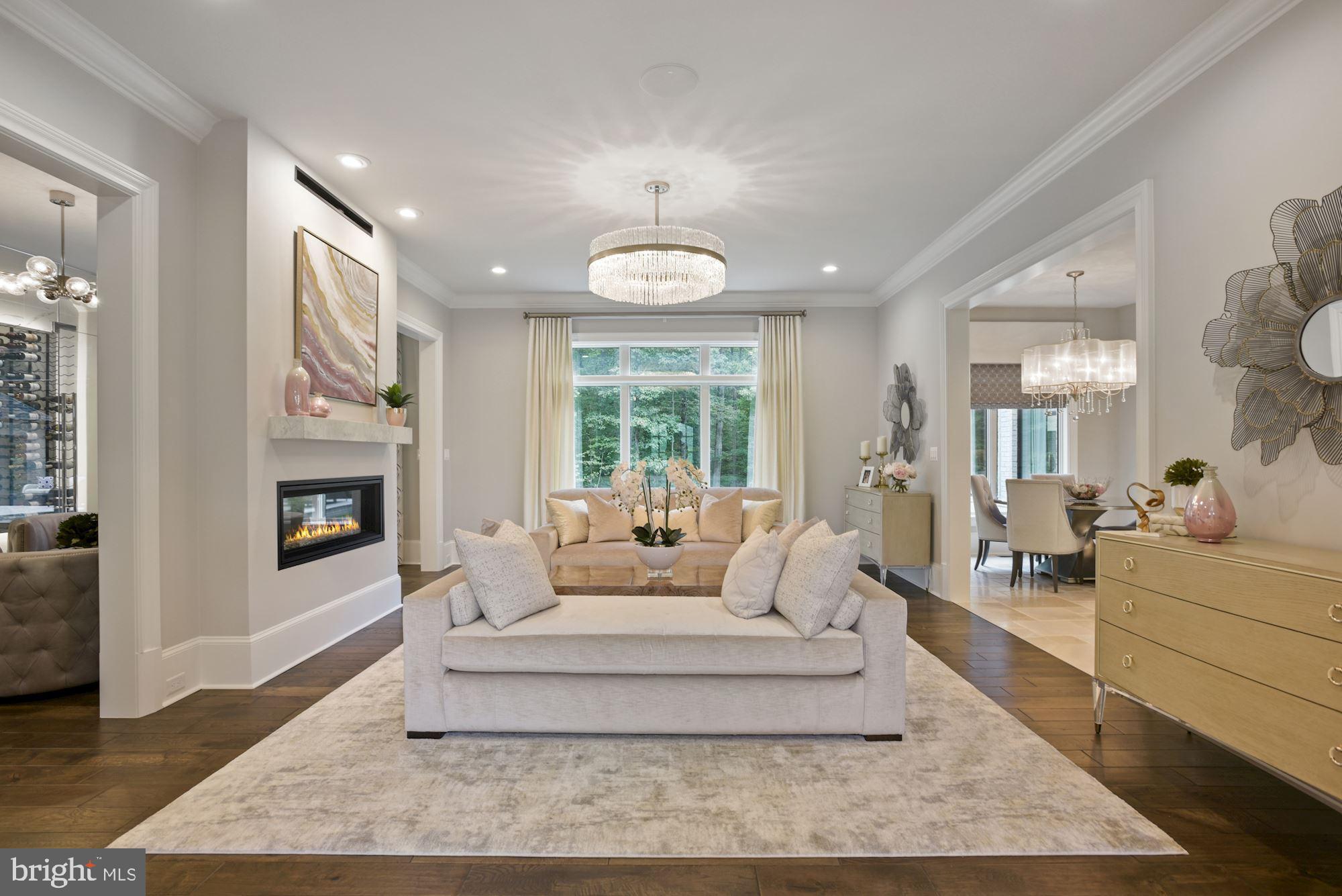 CREIGHTON FARMS - Residential