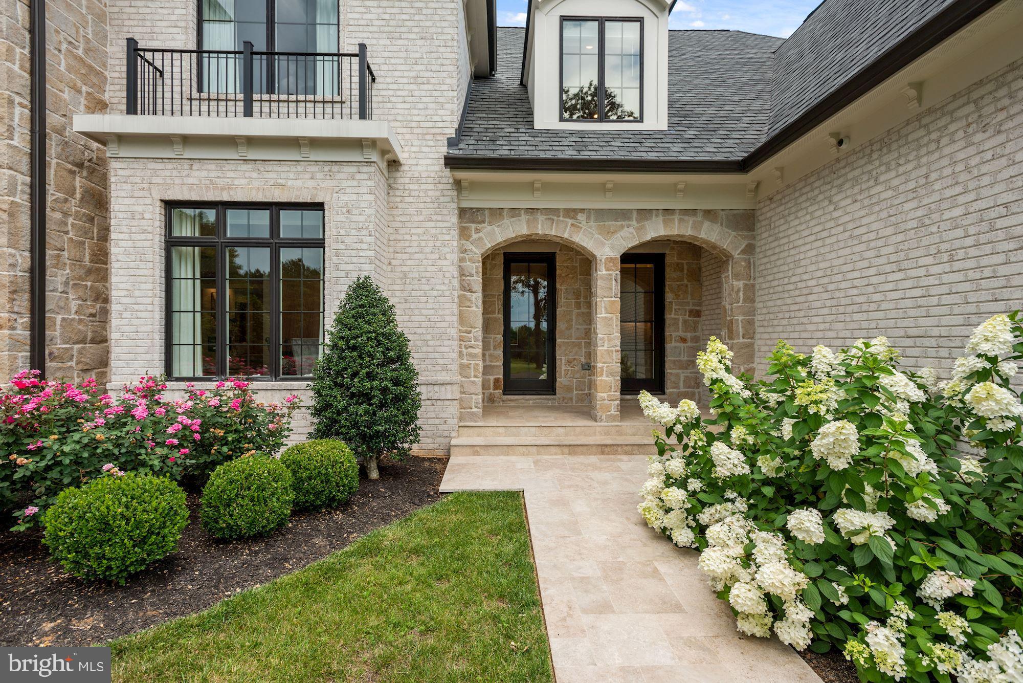 CREIGHTON FARMS - Residential