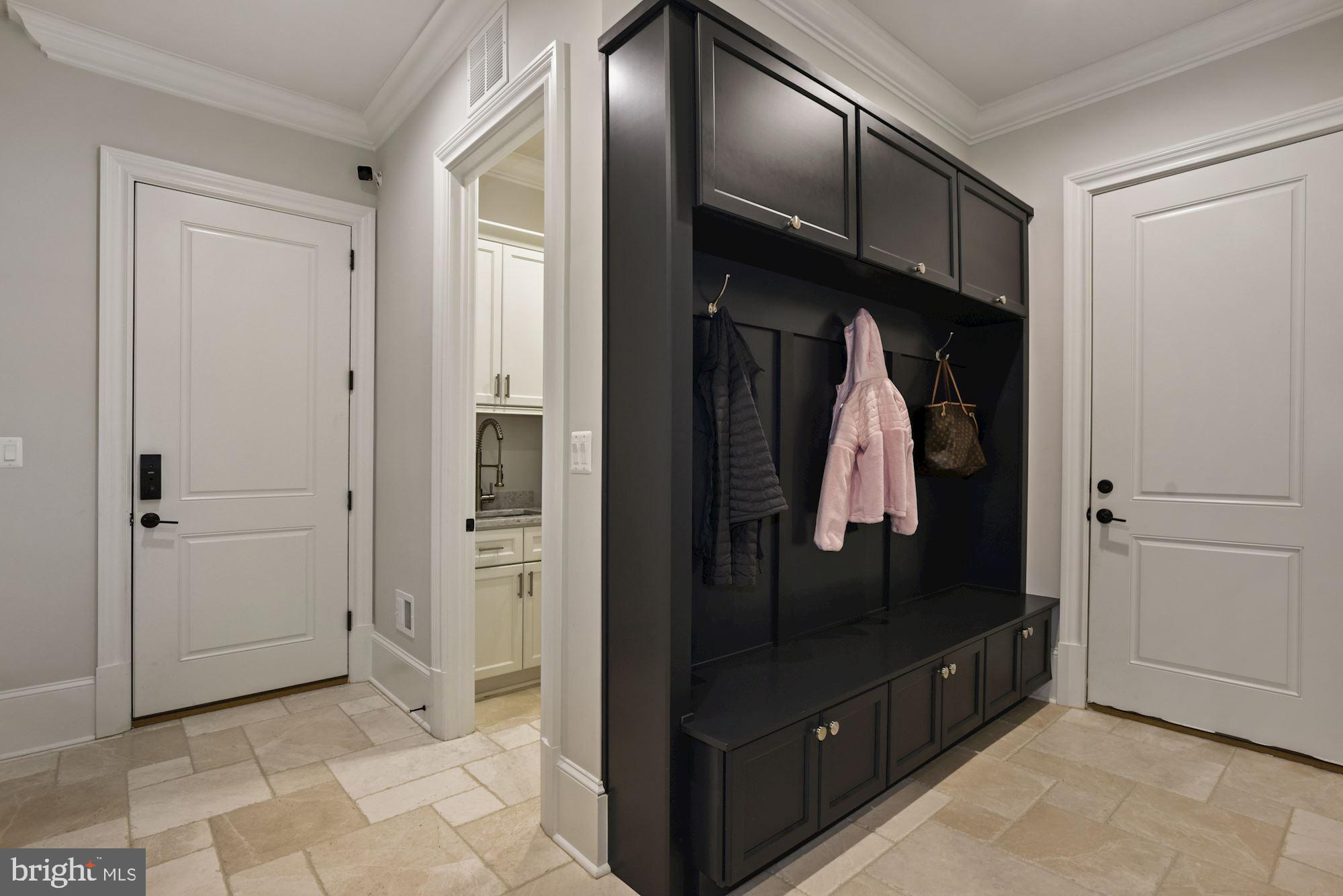 CREIGHTON FARMS - Residential