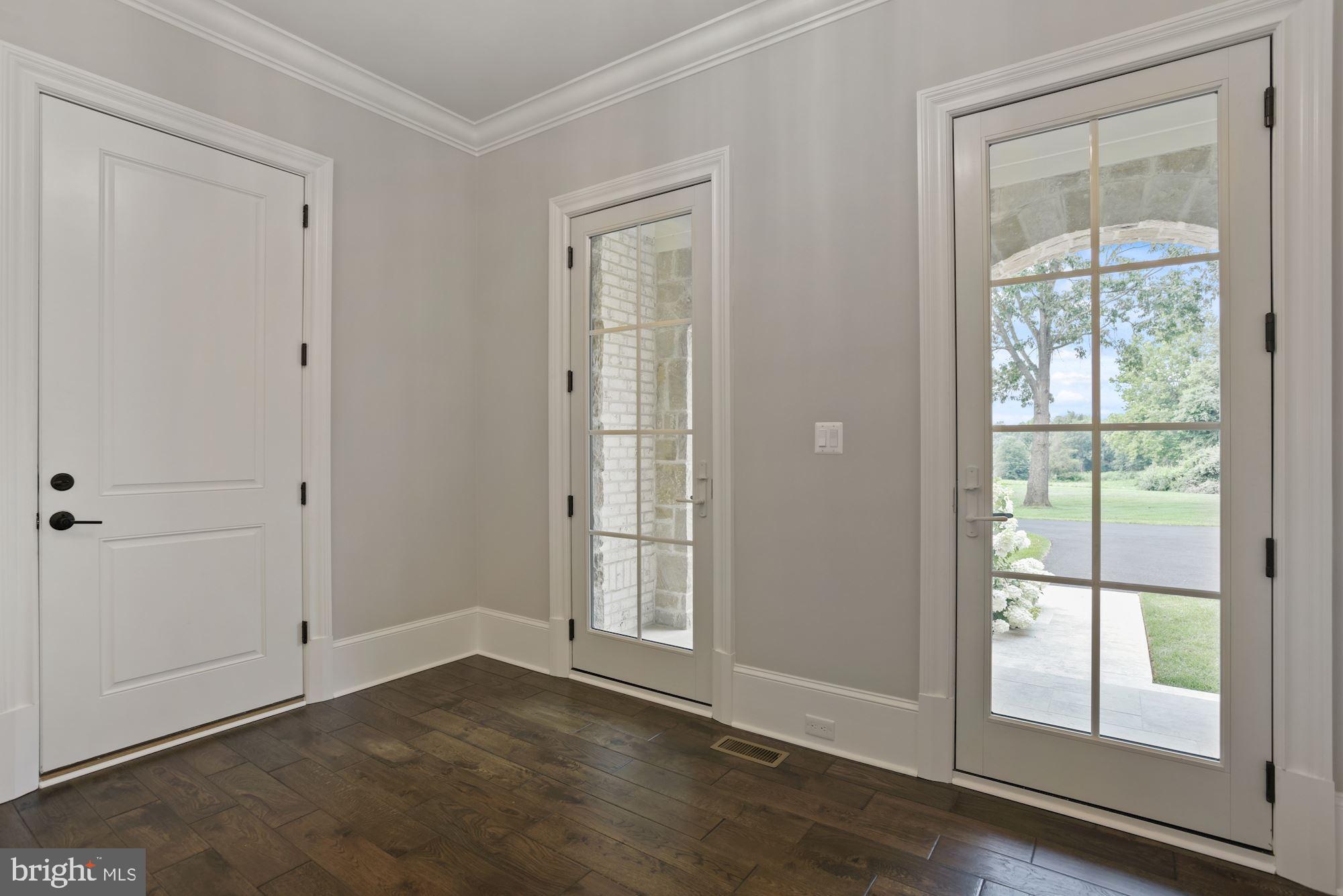 CREIGHTON FARMS - Residential