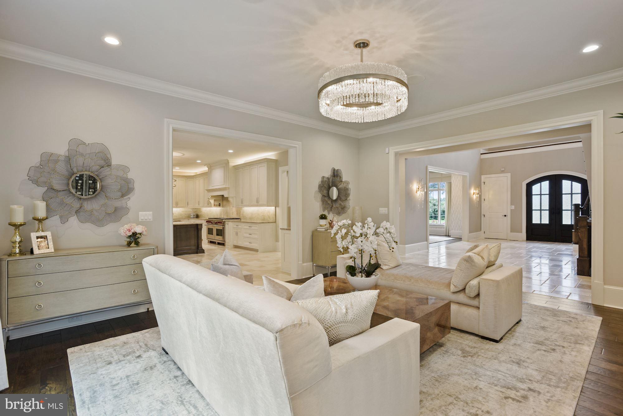 CREIGHTON FARMS - Residential