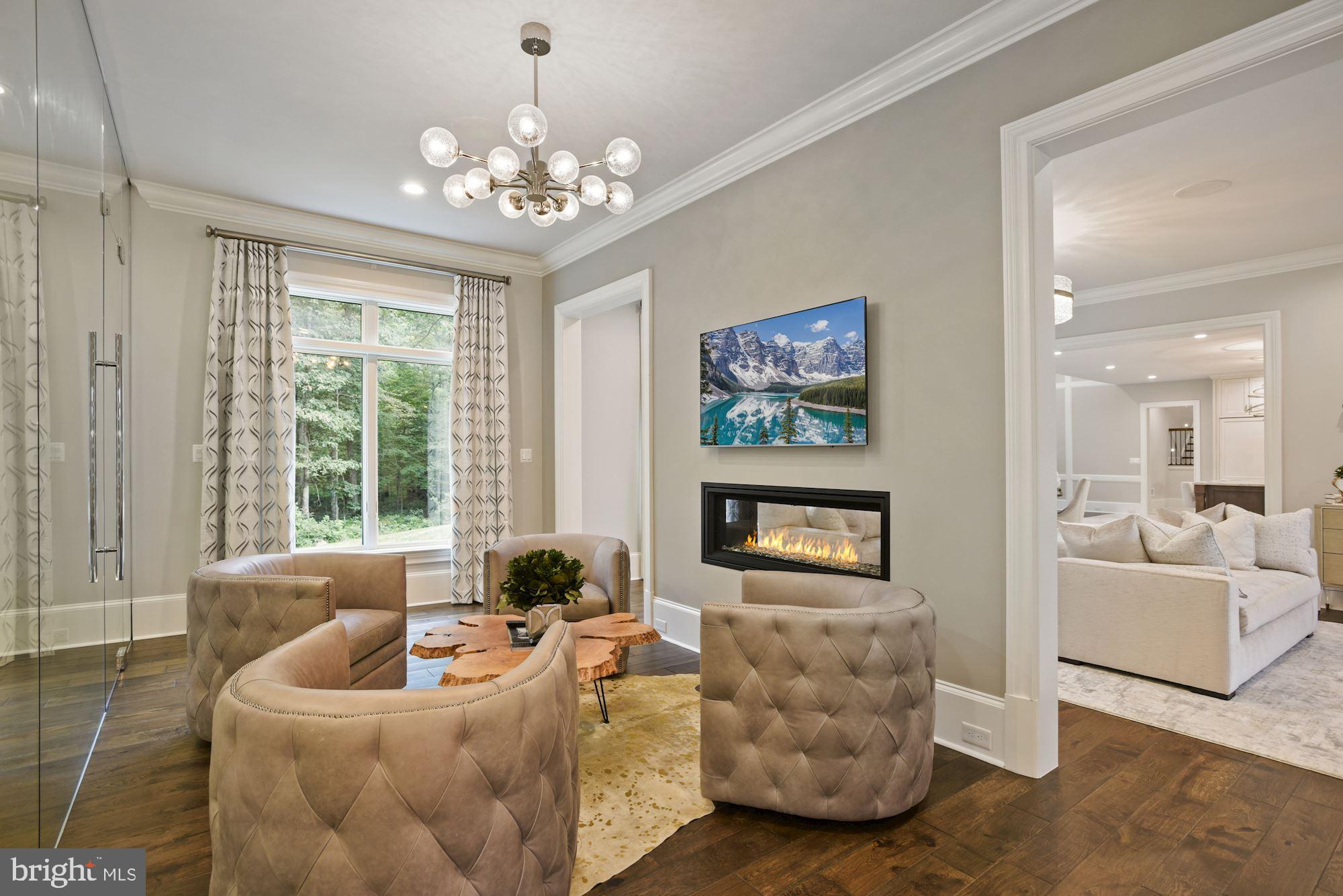 CREIGHTON FARMS - Residential