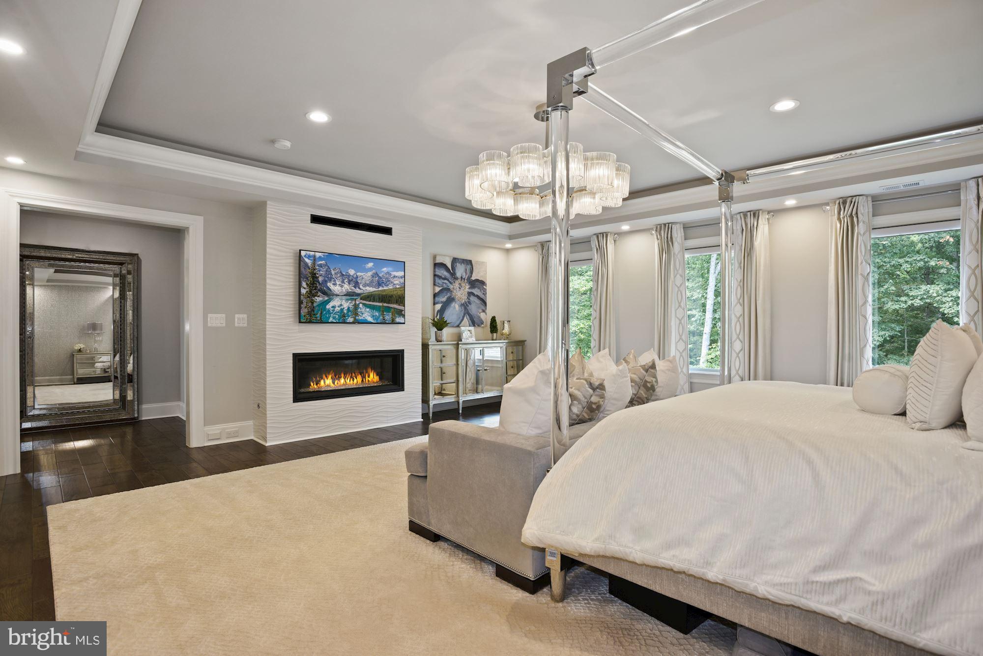 CREIGHTON FARMS - Residential