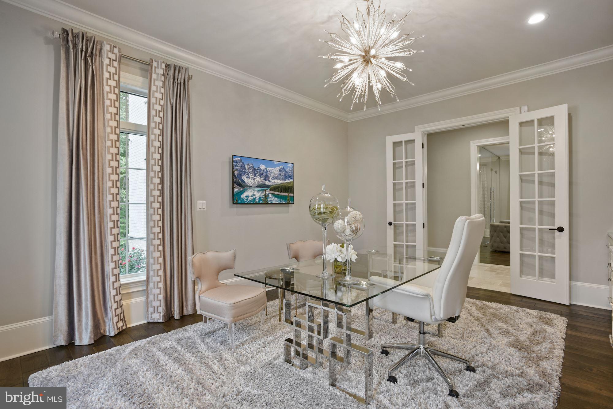 CREIGHTON FARMS - Residential