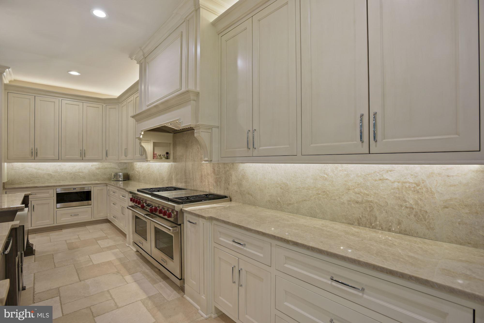 CREIGHTON FARMS - Residential