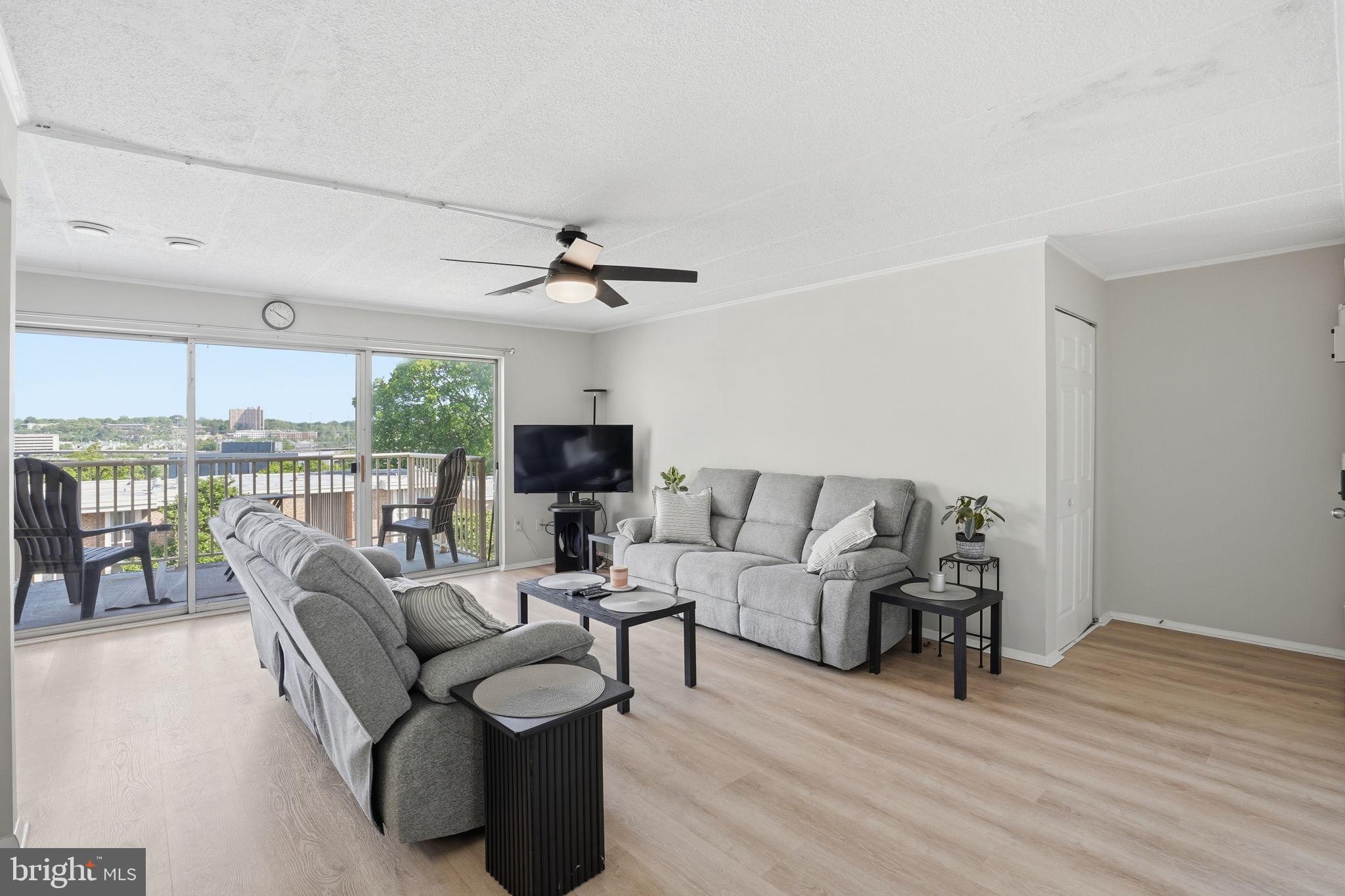 2622 FORT FARNSWORTH ROAD 219 (1D)