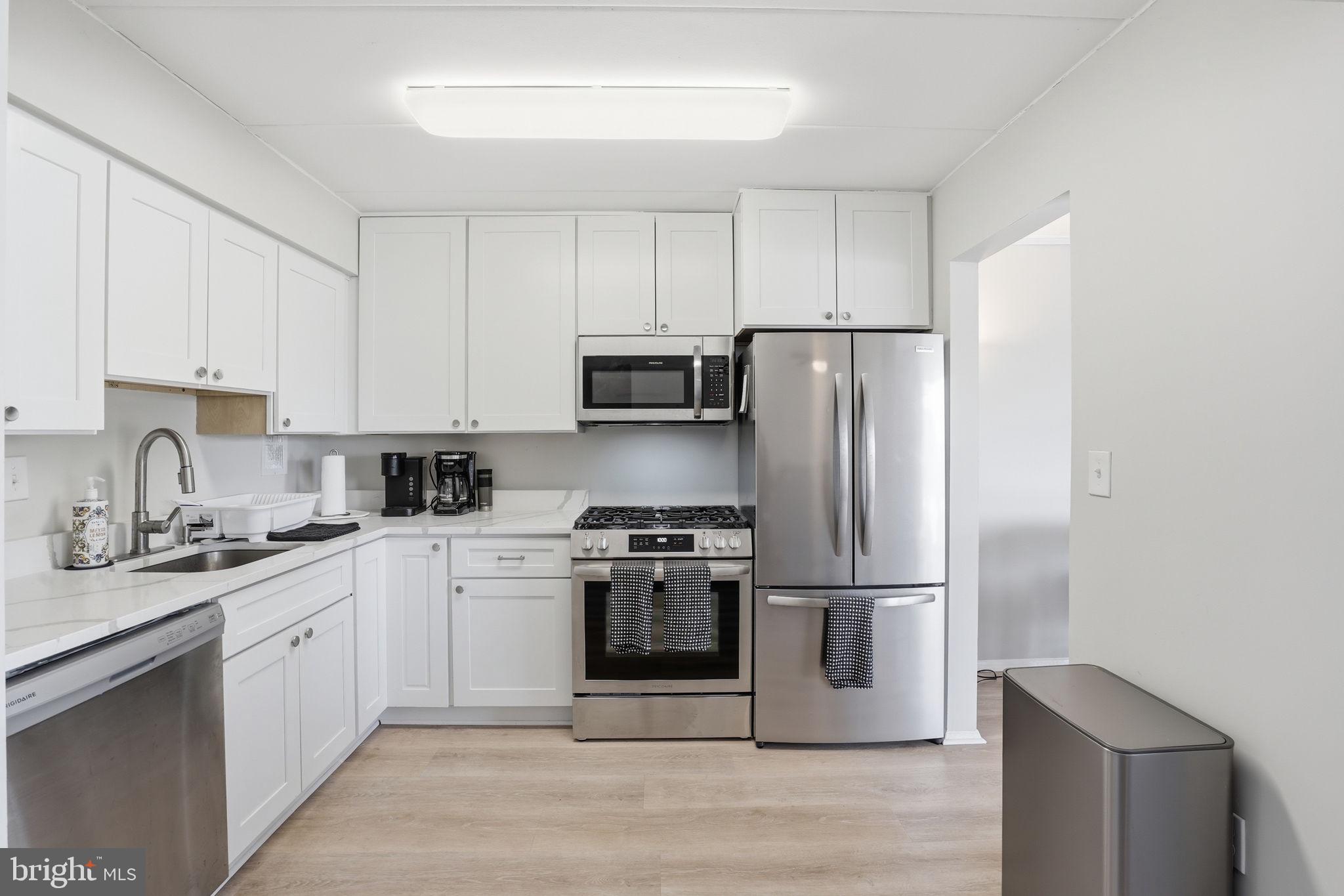 2622 FORT FARNSWORTH ROAD 219 (1D)