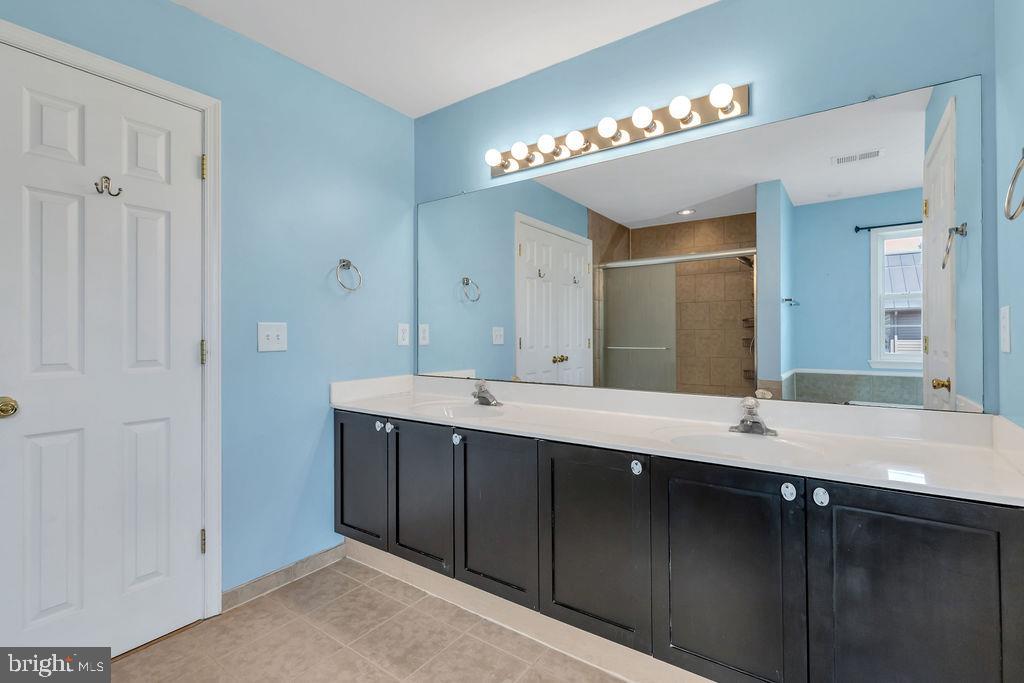 ROSEMONT ORCHARD - Residential Lease