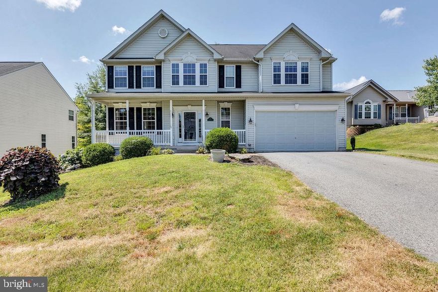 Beautiful 4 Bedroom 2.5 Bathroom located close to I-81, shopping, the hospital, and War Memorial Park. This home features a 2 story foyer, large Living room off the kitchen with fireplace. Bump out kitchen eating area. Master bathroom with soaking tub.Large deck on the back with a 2 car garage.