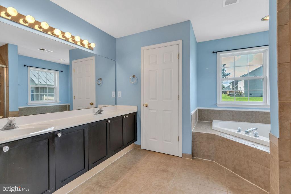 ROSEMONT ORCHARD - Residential Lease