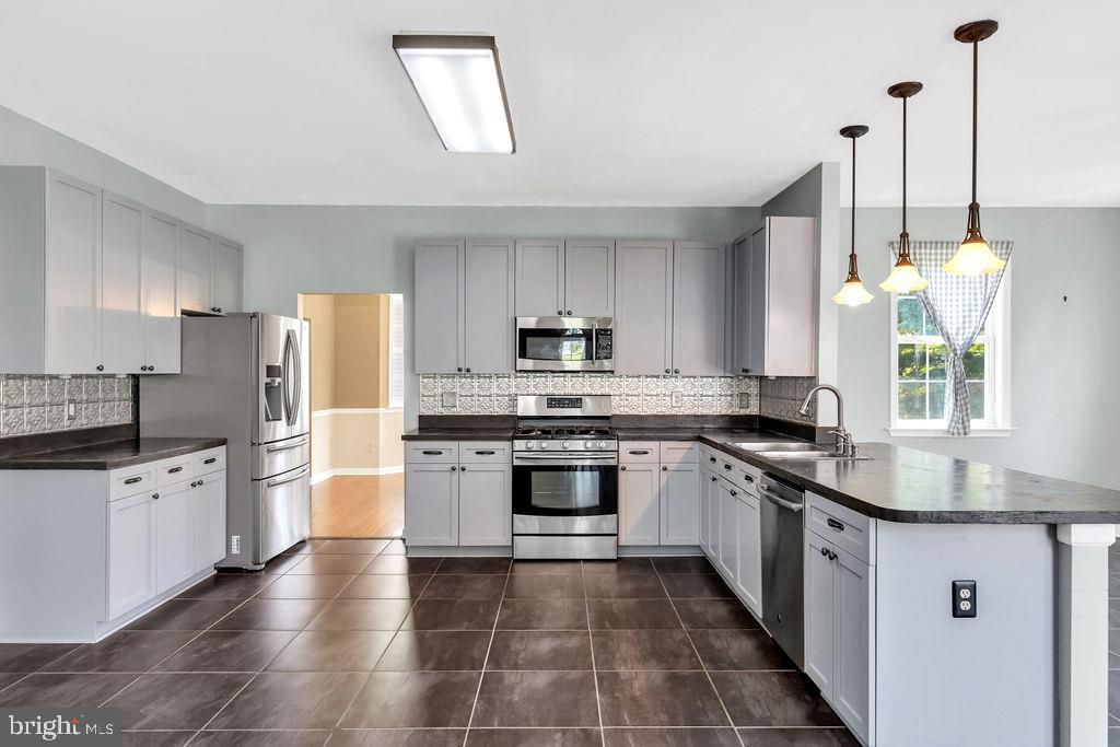 ROSEMONT ORCHARD - Residential Lease