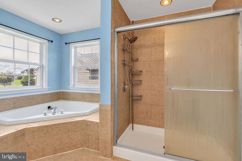 ROSEMONT ORCHARD - Residential Lease