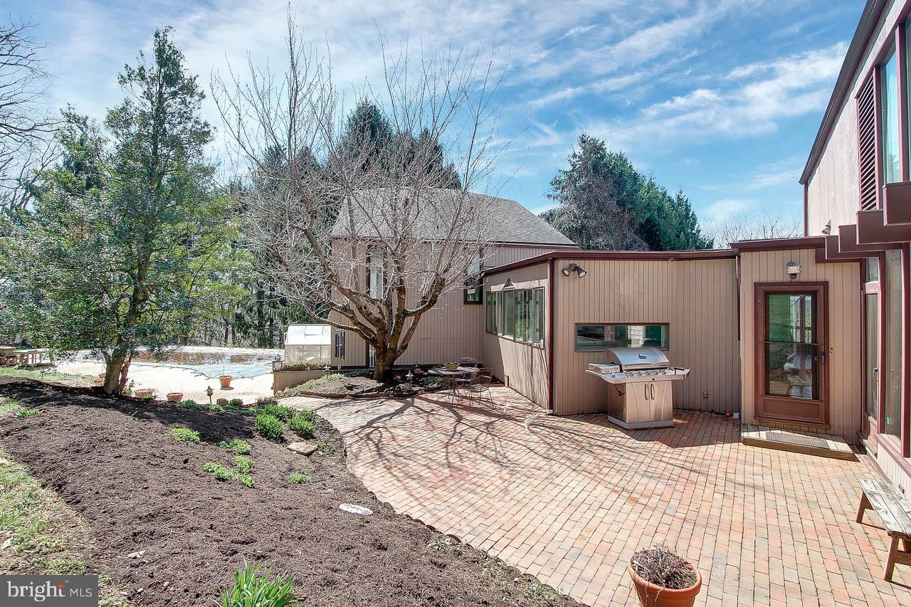 CROWS NEST - Residential