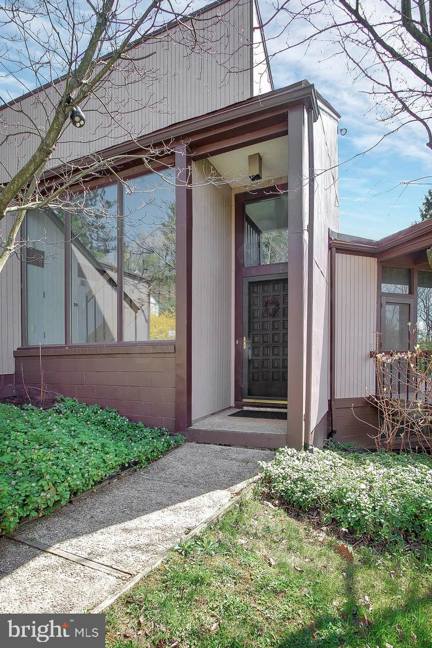 CROWS NEST - Residential