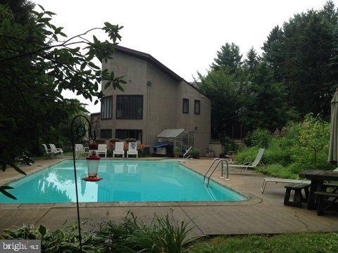 CROWS NEST - Residential