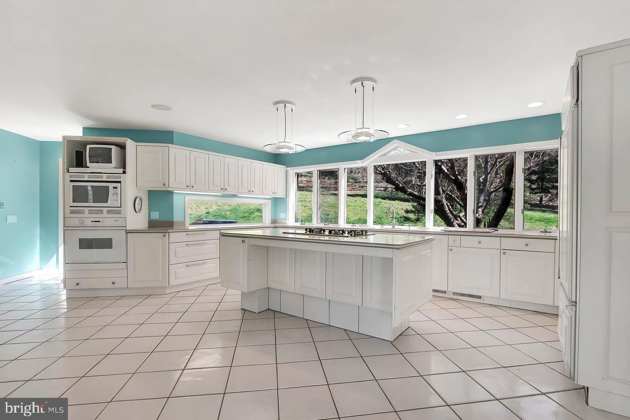 CROWS NEST - Residential