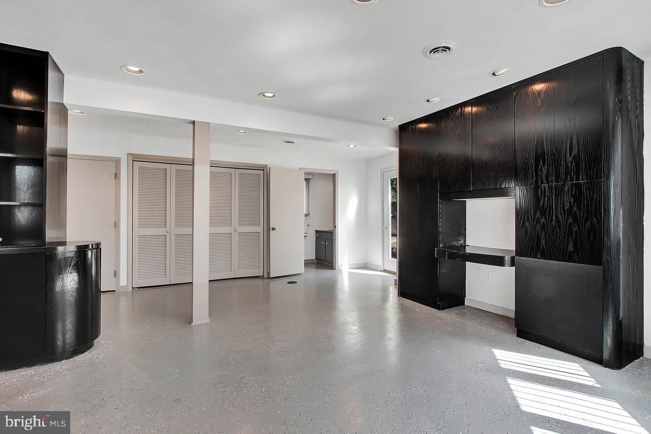 CROWS NEST - Residential