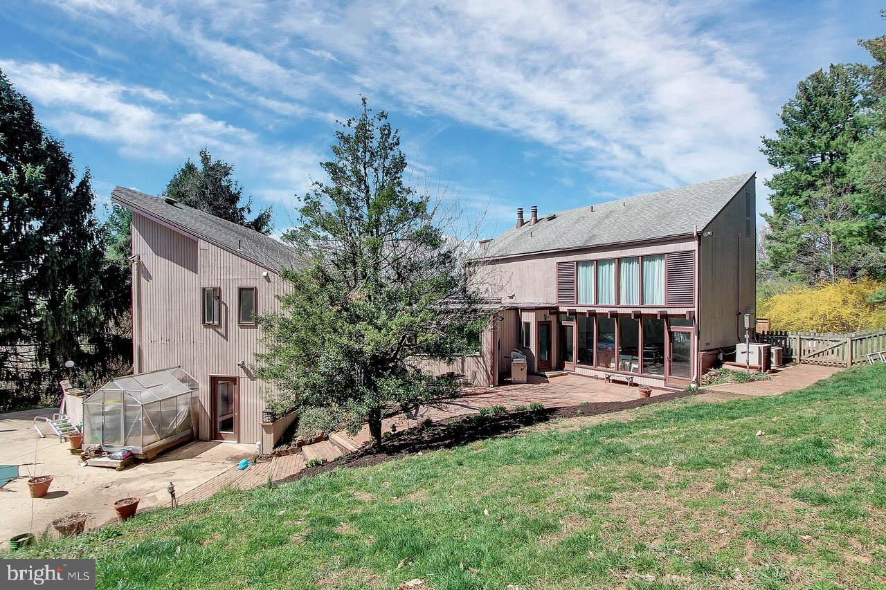 CROWS NEST - Residential