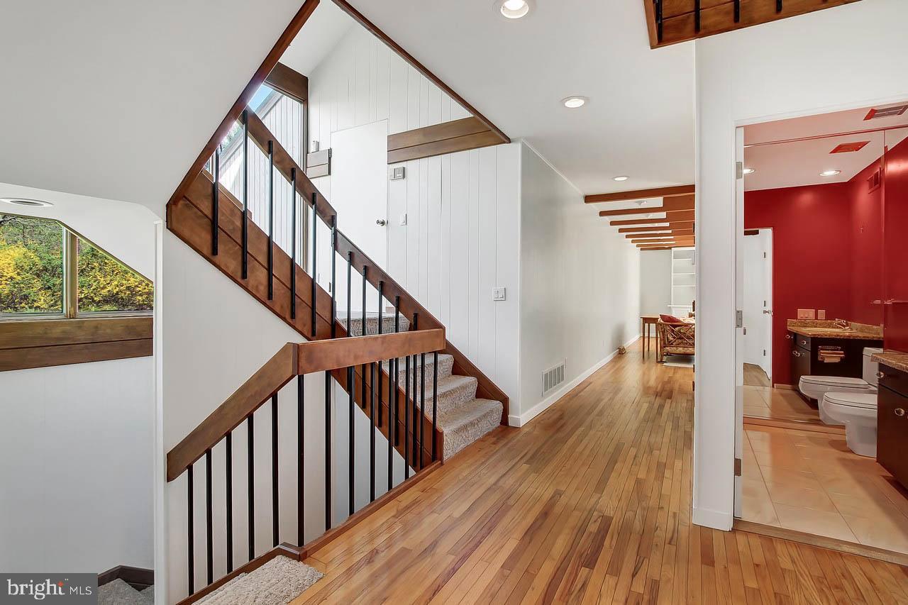 CROWS NEST - Residential