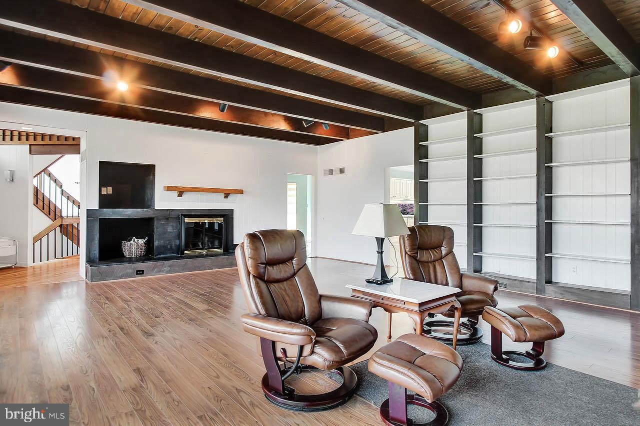 CROWS NEST - Residential