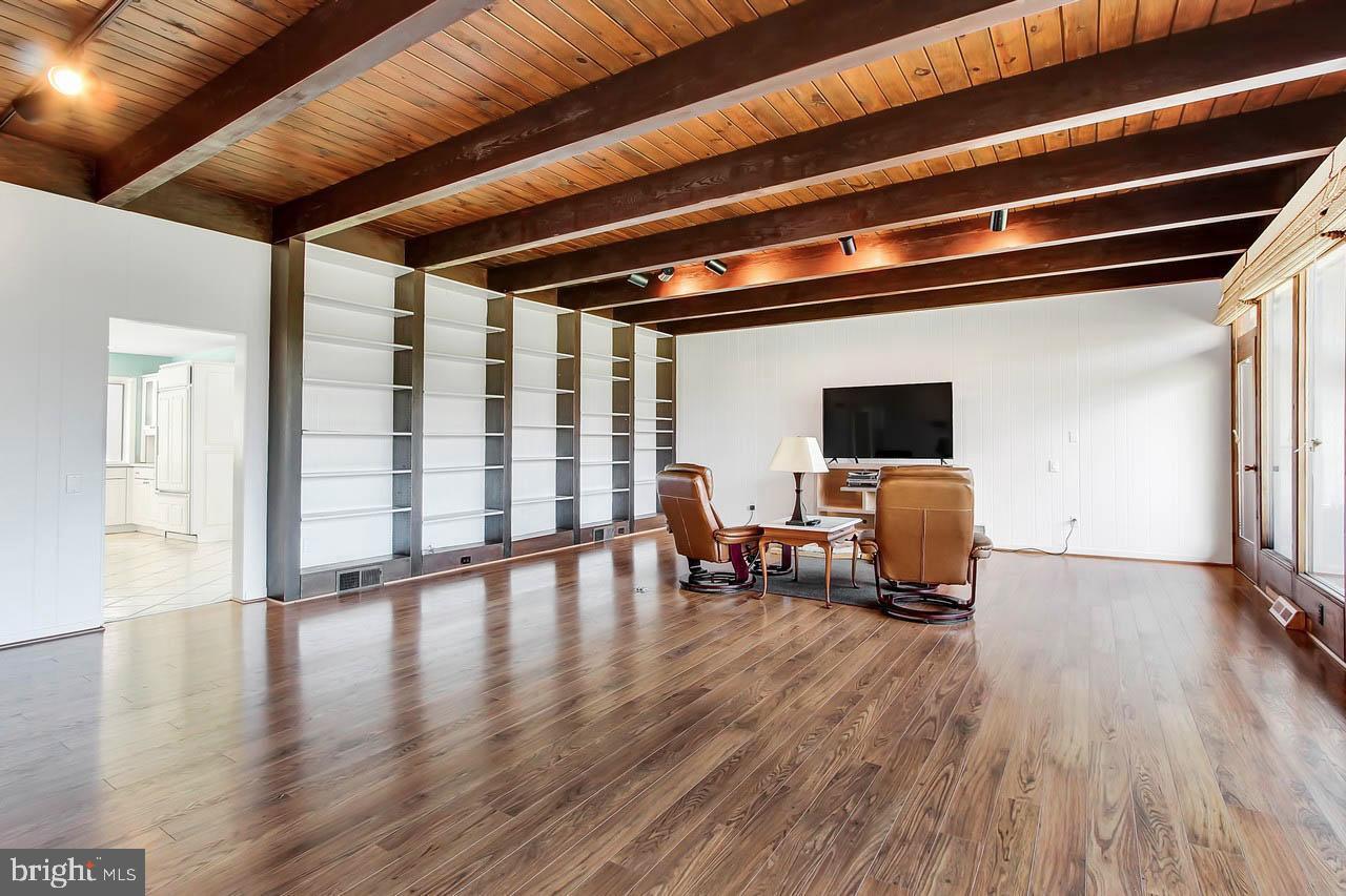 CROWS NEST - Residential